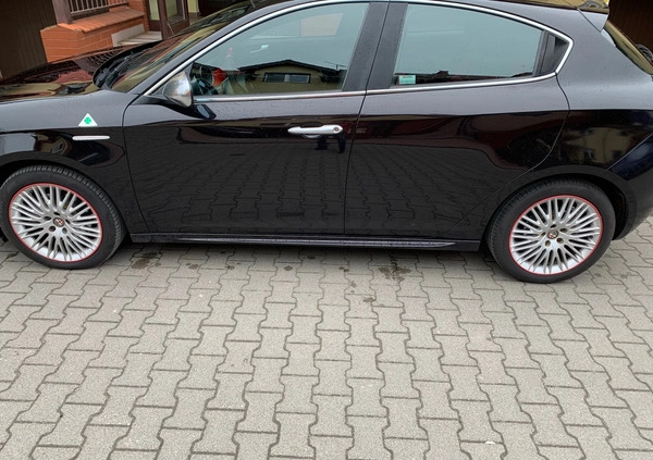 Alfa Romeo Giulietta cena 41999 przebieg: 56950, rok produkcji 2011 z Piaseczno małe 172